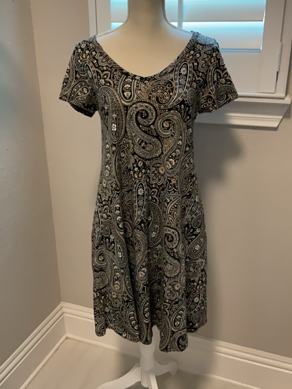 Women's Black & Tan Paisley Short Sleeve soft Surroundings Dress